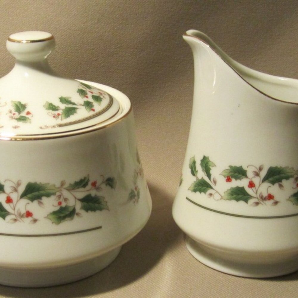 Fine China of Japan Holly Holiday Sugar Bowl with Lid & Creamer Set PERFECT!